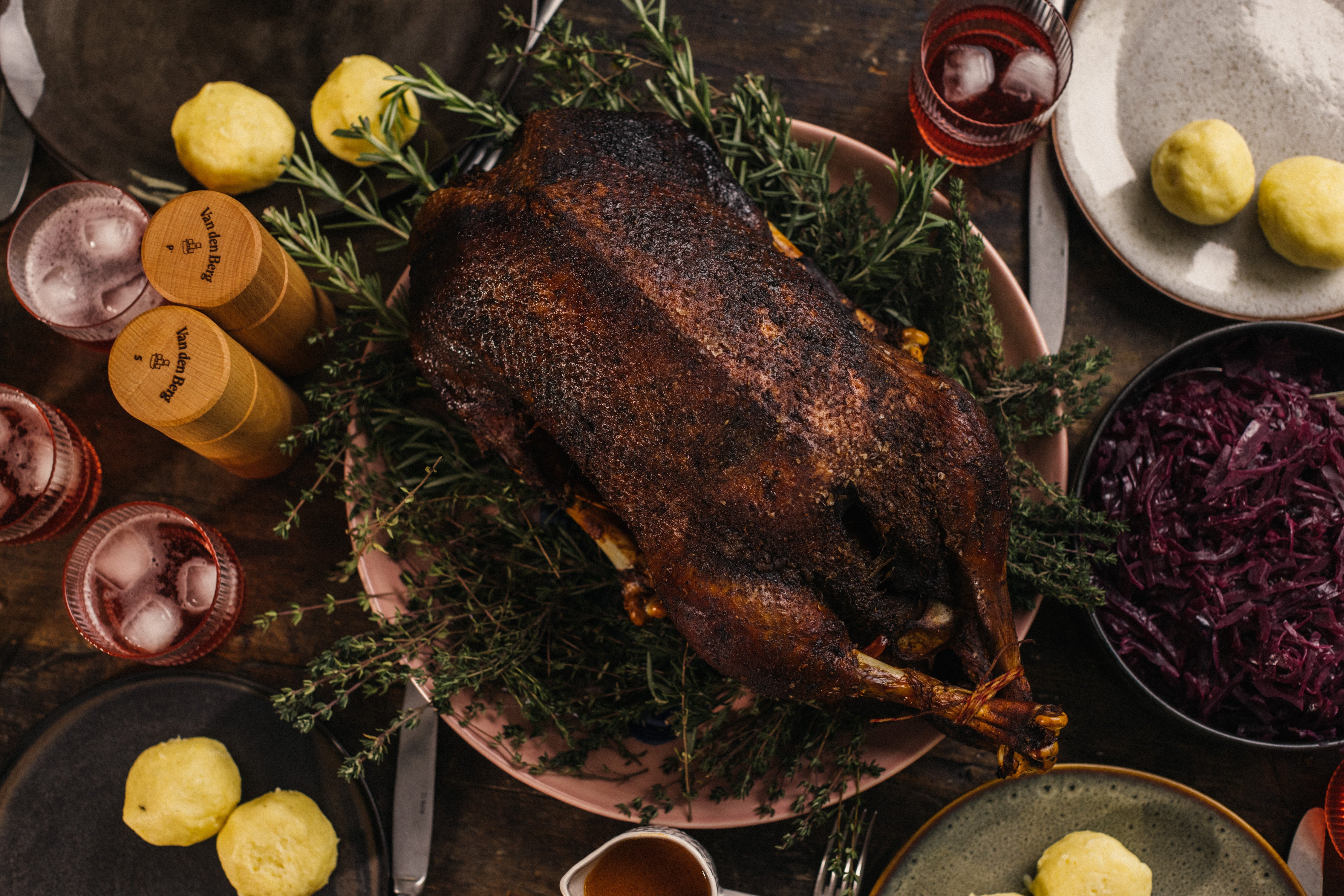 5 Spice Gansl mit (Wermut)Rotkraut und Erdäpfelknödl