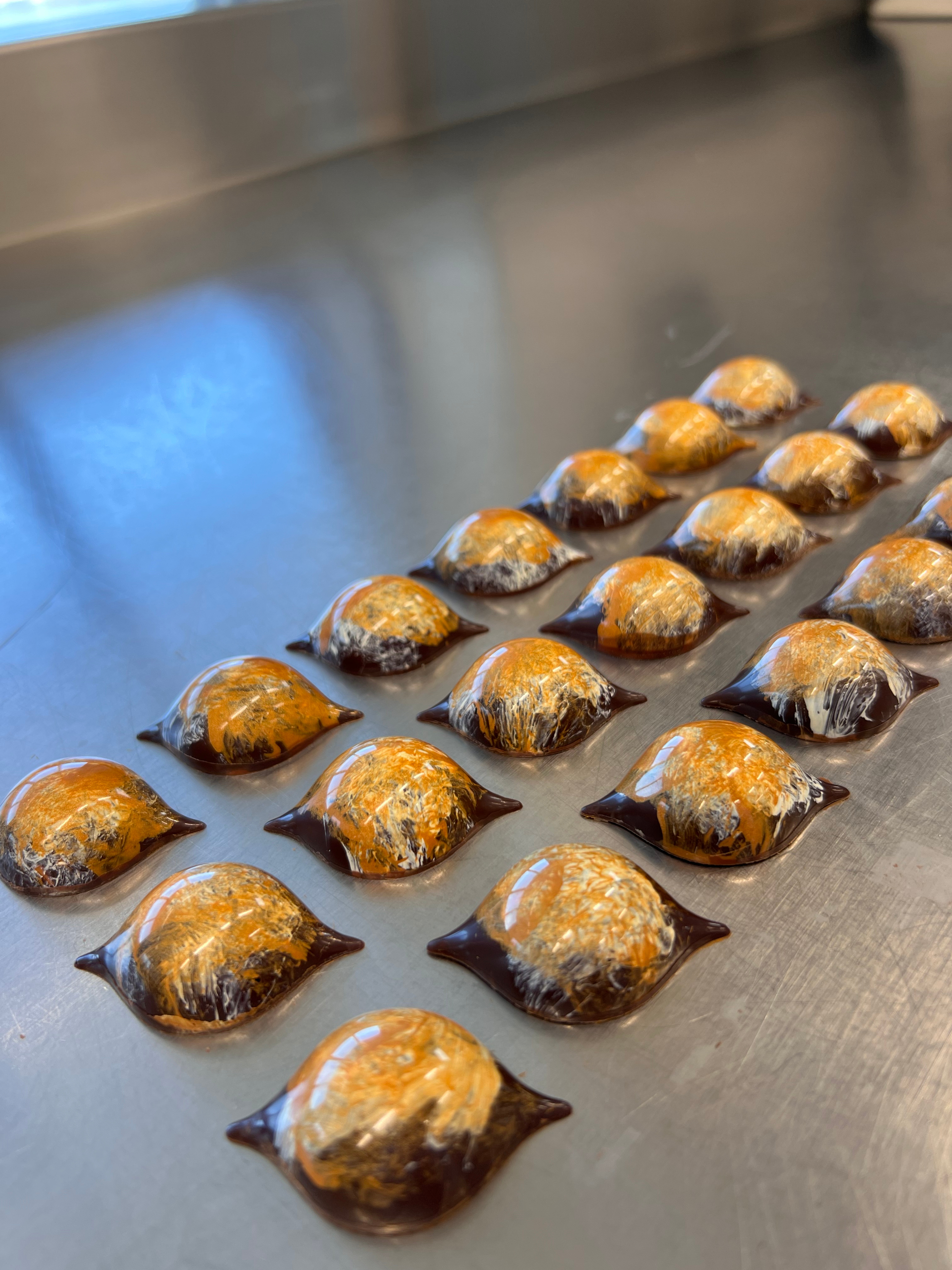 Master Class – die Kunst handgegossener Pralinen (mit Chef-Patissière Jaimy Reisinger)