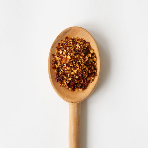 Van den Berg Scotch Bonnet Chili geschrotet auf Löffel