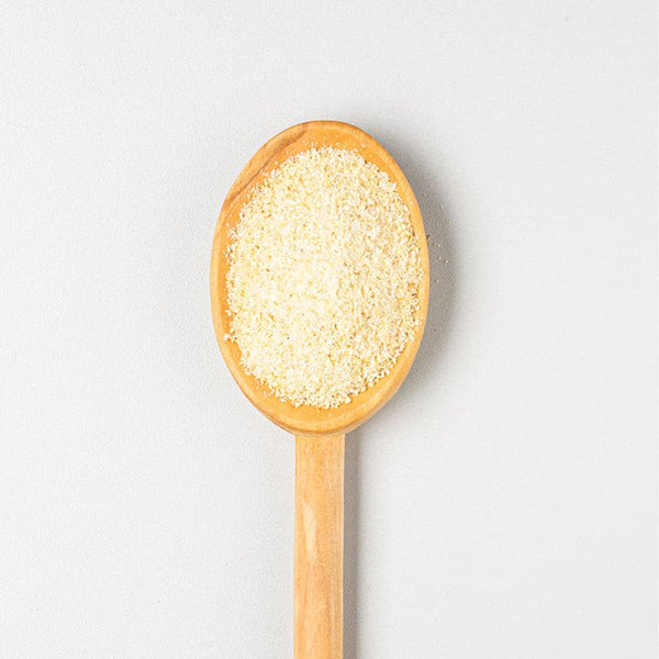 Zwiebel, griesig gemahlen.